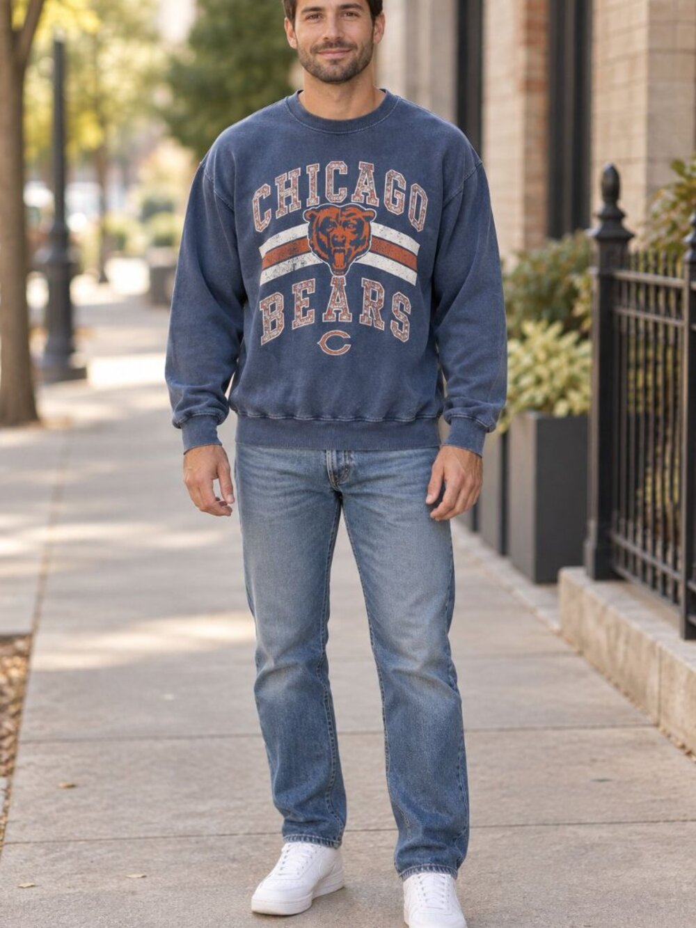 NFL Chicago Bears Sweatshirt L Navy Graphic Crewneck Retro Fan